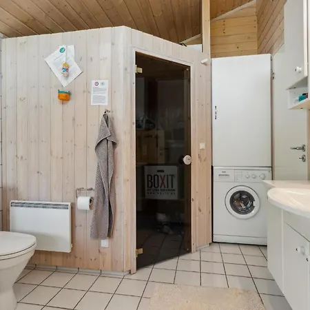 Nyaraló Stunning In With Sauna *